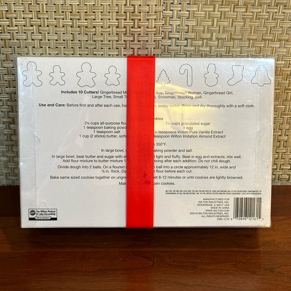 🎄🌟HP🌟NIB Wilton Set of 10 Plastic Christmas Cookie Cutters - Picture 3 of 6
